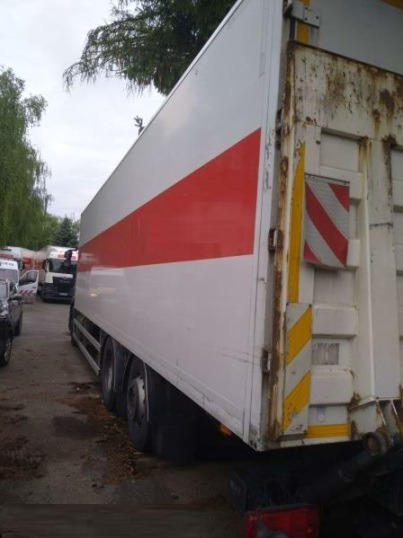 IVECO STRALIS AD 260S31 XP - Kamion sa golom šasijom i zatvorenom kabinom: slika 3 IVECO STRALIS AD 260S31 XP - Kamion sa golom šasijom i zatvorenom kabinom: slika 3