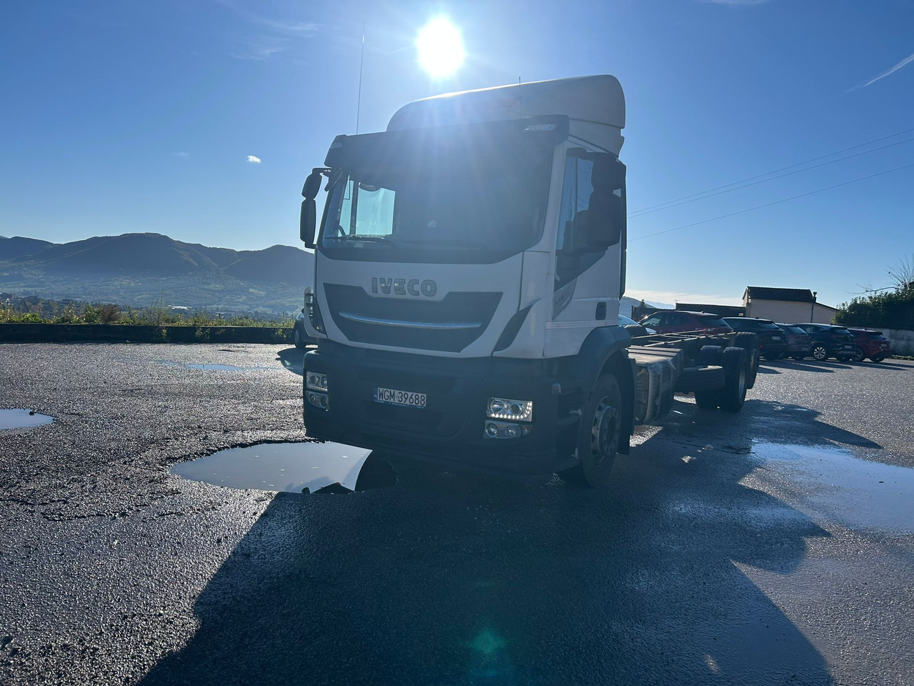 IVECO STRALIS AD 260S31 XP - Kamion sa golom šasijom i zatvorenom kabinom: slika 1 IVECO STRALIS AD 260S31 XP - Kamion sa golom šasijom i zatvorenom kabinom: slika 1