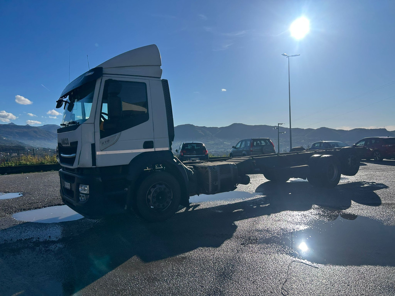 IVECO STRALIS AD 260S31 XP - Kamion sa golom šasijom i zatvorenom kabinom: slika 4 IVECO STRALIS AD 260S31 XP - Kamion sa golom šasijom i zatvorenom kabinom: slika 4