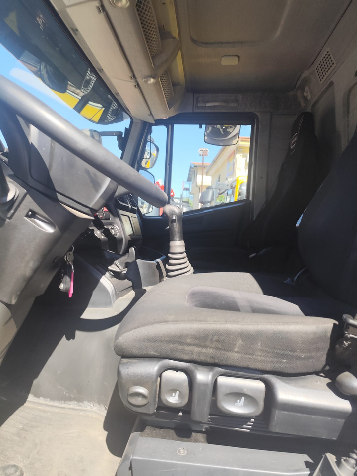 IVECO STRALIS AD 260S31 XP - Kamion sa dizalicom: slika 3 IVECO STRALIS AD 260S31 XP - Kamion sa dizalicom: slika 3