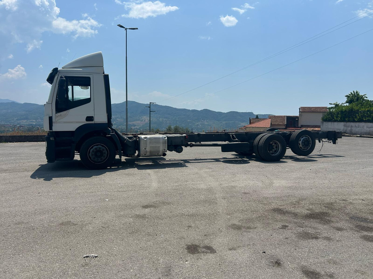 IVECO STRALIS AD 260S31 Y/P - Kamion sa golom šasijom i zatvorenom kabinom: slika 5 IVECO STRALIS AD 260S31 Y/P - Kamion sa golom šasijom i zatvorenom kabinom: slika 5