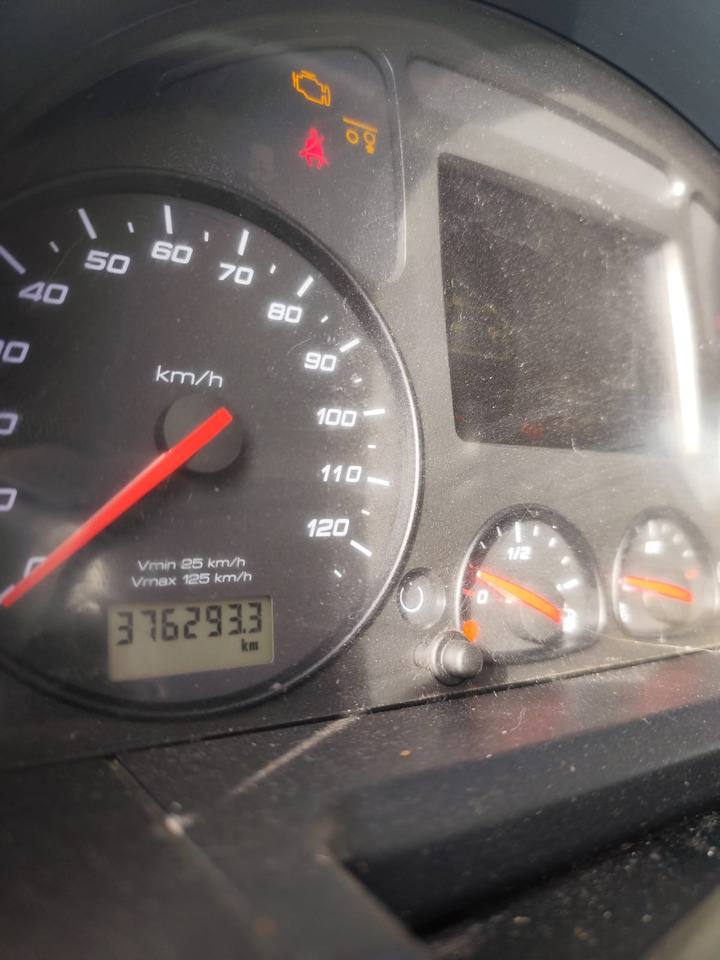 IVECO STRALIS AD 260S31 Y/P - Kamion sa hidrauličnom kukom: slika 3 IVECO STRALIS AD 260S31 Y/P - Kamion sa hidrauličnom kukom: slika 3