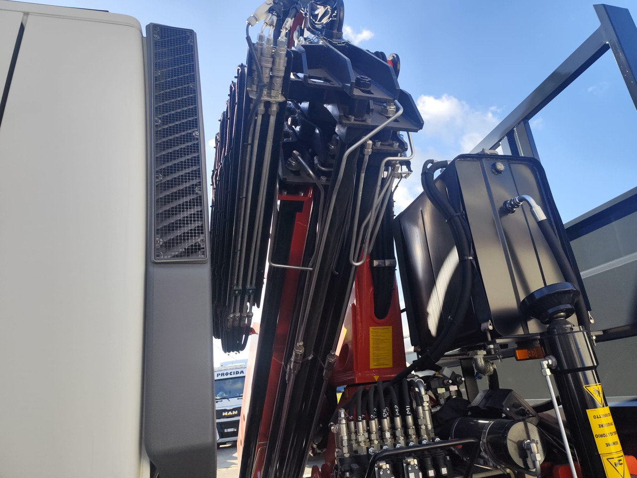 Kamion sa dizalicom, Istovarivač IVECO STRALIS CUBE 260S31: slika 39 Kamion sa dizalicom, Istovarivač IVECO STRALIS CUBE 260S31: slika 39