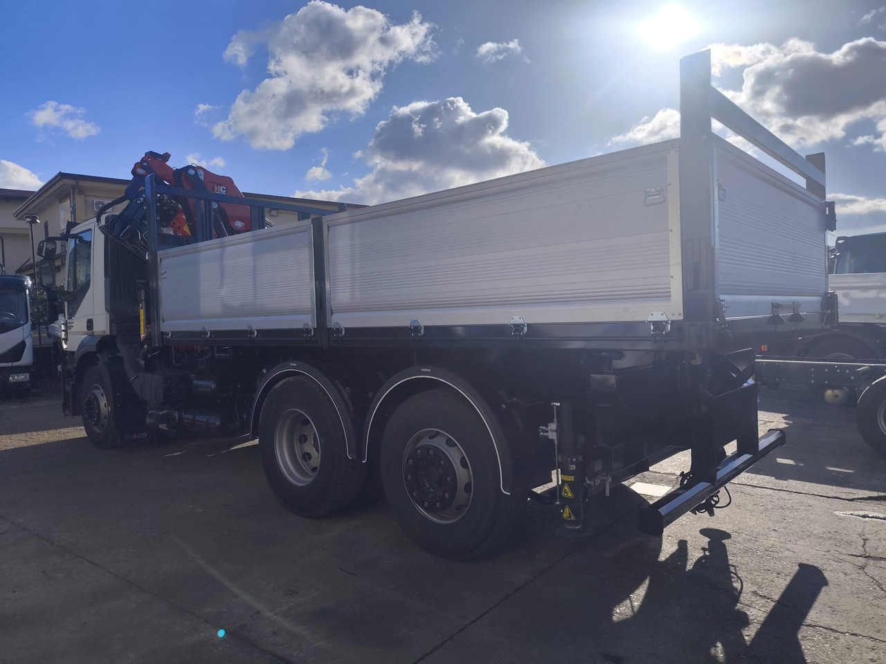 Kamion sa dizalicom, Istovarivač IVECO STRALIS CUBE 260S31: slika 26 Kamion sa dizalicom, Istovarivač IVECO STRALIS CUBE 260S31: slika 26