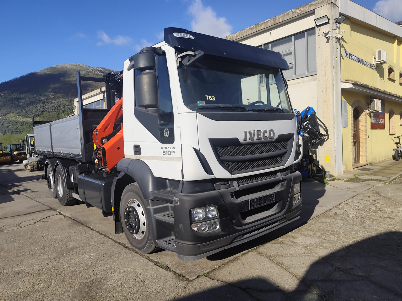 Kamion sa dizalicom, Istovarivač IVECO STRALIS CUBE 260S31: slika 45 Kamion sa dizalicom, Istovarivač IVECO STRALIS CUBE 260S31: slika 45