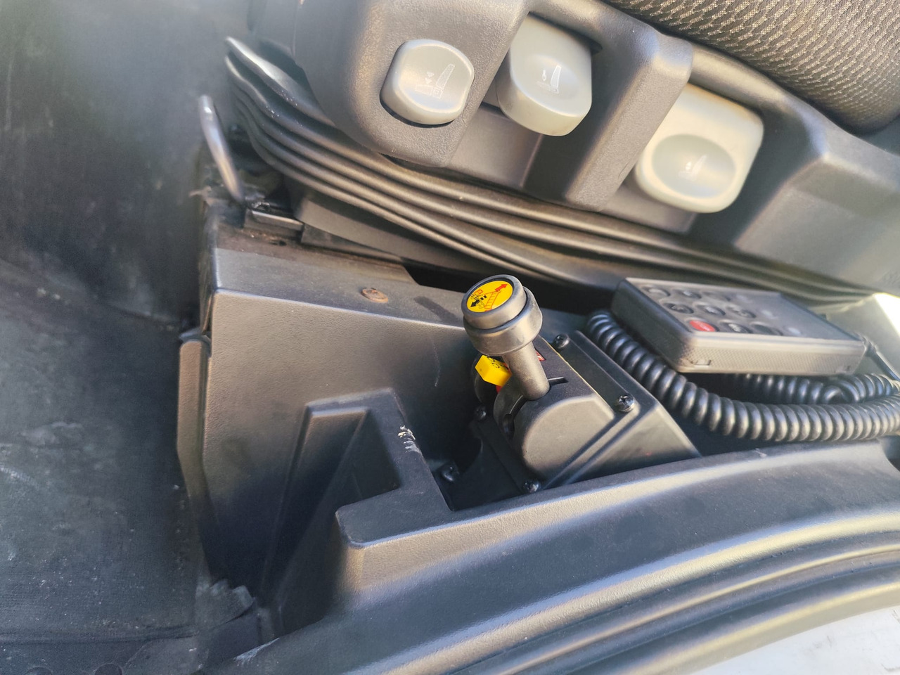 Kamion sa dizalicom, Istovarivač IVECO STRALIS CUBE 260S31: slika 35 Kamion sa dizalicom, Istovarivač IVECO STRALIS CUBE 260S31: slika 35