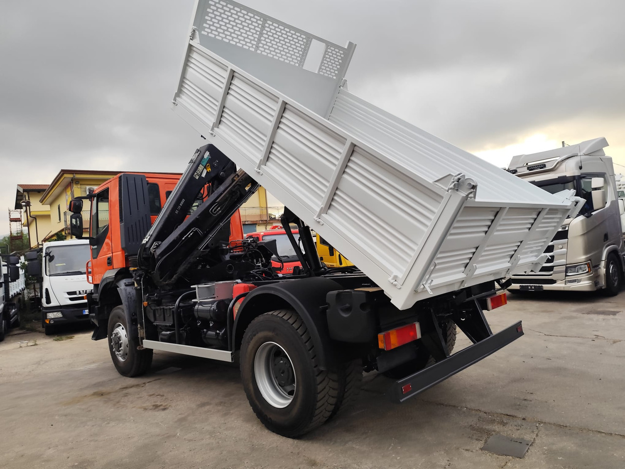 IVECO TRAKKER 190T36 - Kamion sa dizalicom, Istovarivač: slika 5 IVECO TRAKKER 190T36 - Kamion sa dizalicom, Istovarivač: slika 5