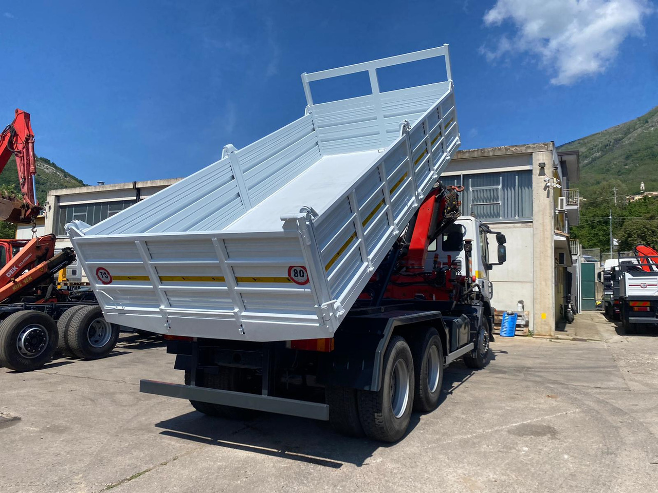 Kamion sa dizalicom IVECO TRAKKER 260T36: slika 45