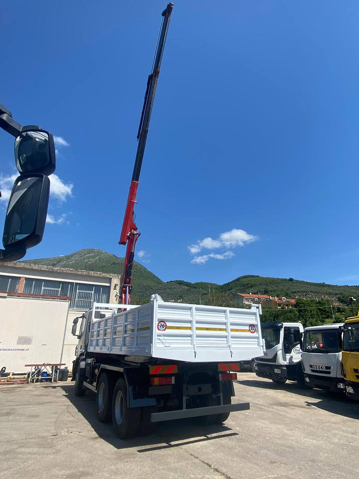 Kamion sa dizalicom IVECO TRAKKER 260T36: slika 24