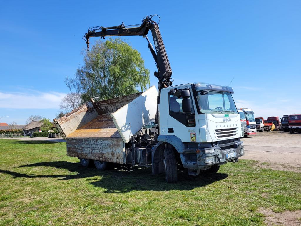 IVECO TRAKKER 260T36 - Kamion sa dizalicom: slika 4 IVECO TRAKKER 260T36 - Kamion sa dizalicom: slika 4