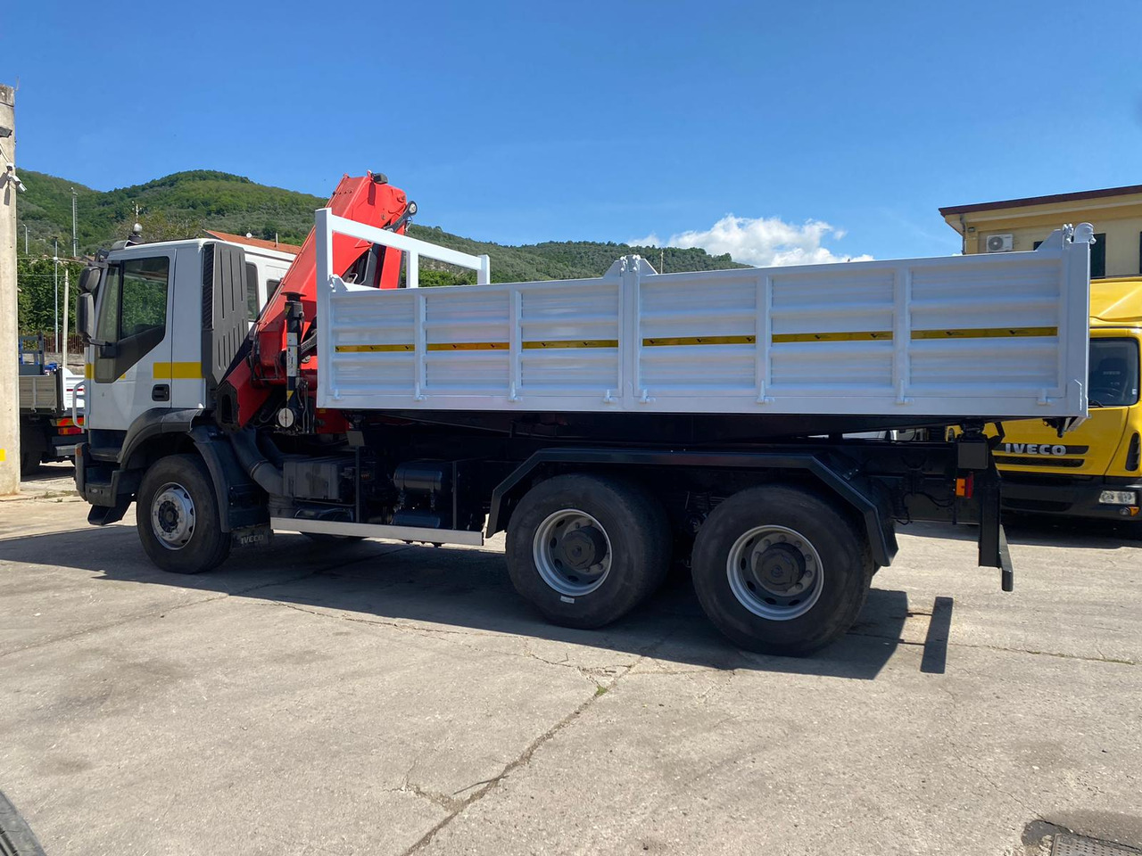 Kamion sa dizalicom IVECO TRAKKER 260T36: slika 14