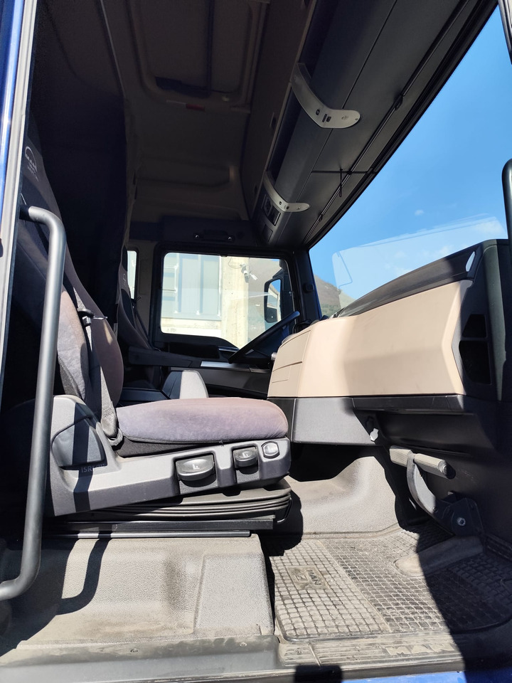 MAN TGX 26.420 - Kamion sa tovarnim sandukom: slika 2 MAN TGX 26.420 - Kamion sa tovarnim sandukom: slika 2