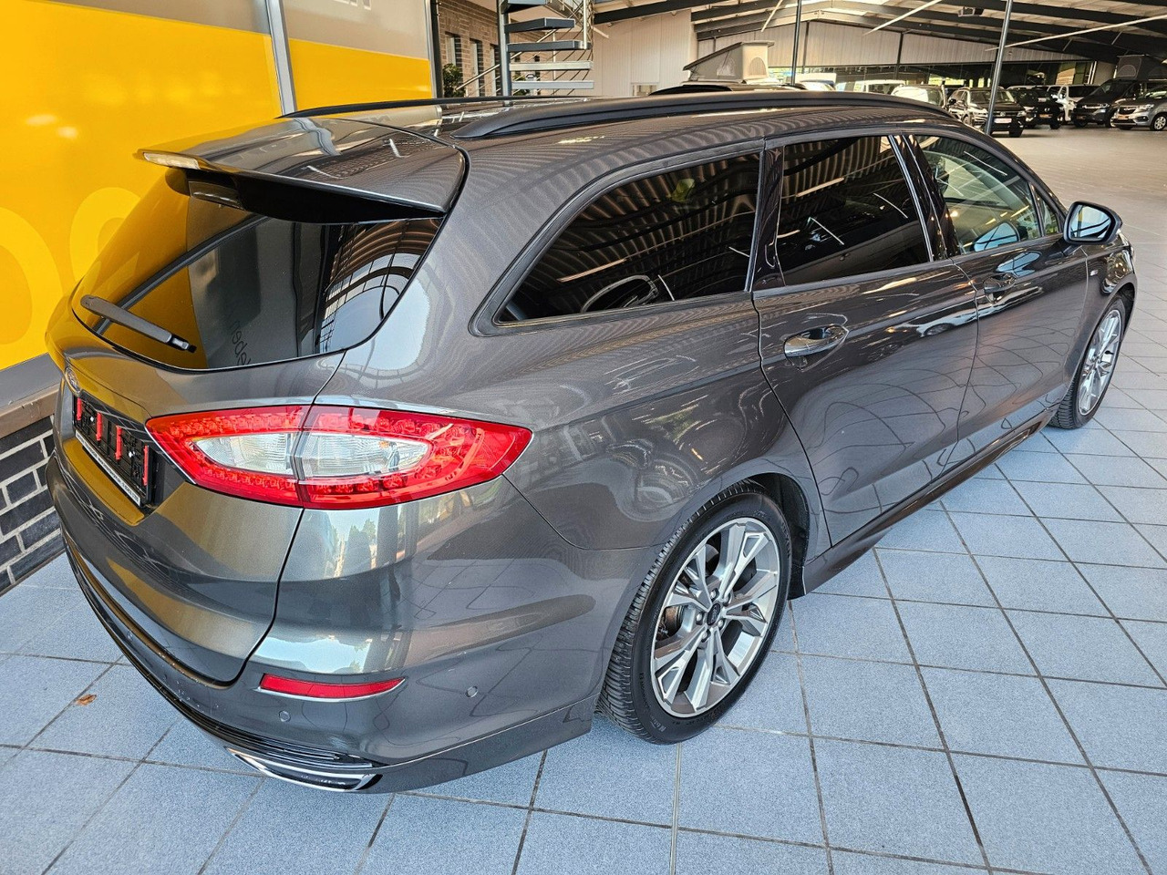 Ford Mondeo Turnier ST-Line LED Scheinwerfer - Automobil: slika 5 Ford Mondeo Turnier ST-Line LED Scheinwerfer - Automobil: slika 5