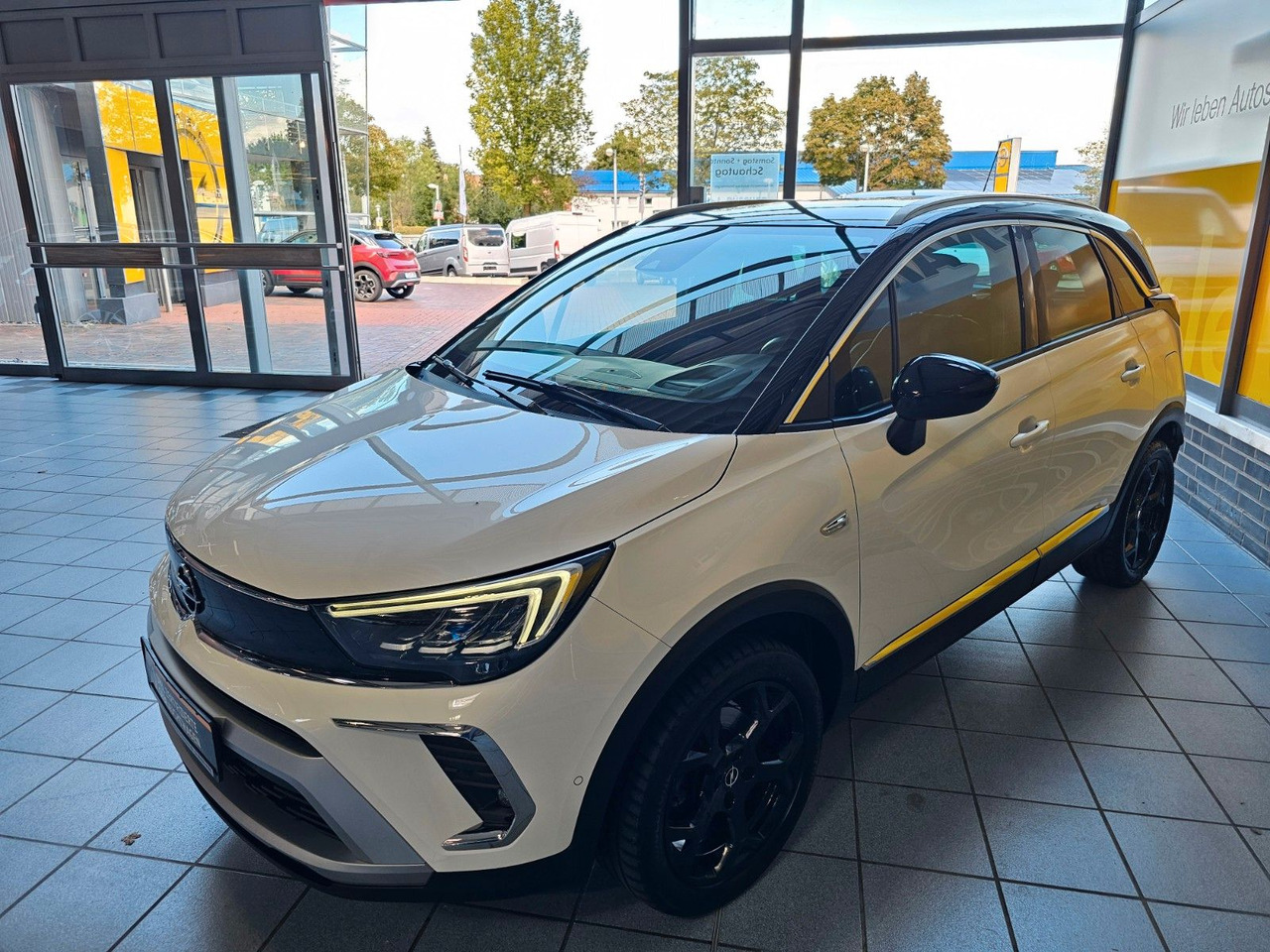 Opel Crossland 1.2 AT Ultimate Navi Kamera LED HuD - Limuzina: slika 2 Opel Crossland 1.2 AT Ultimate Navi Kamera LED HuD - Limuzina: slika 2