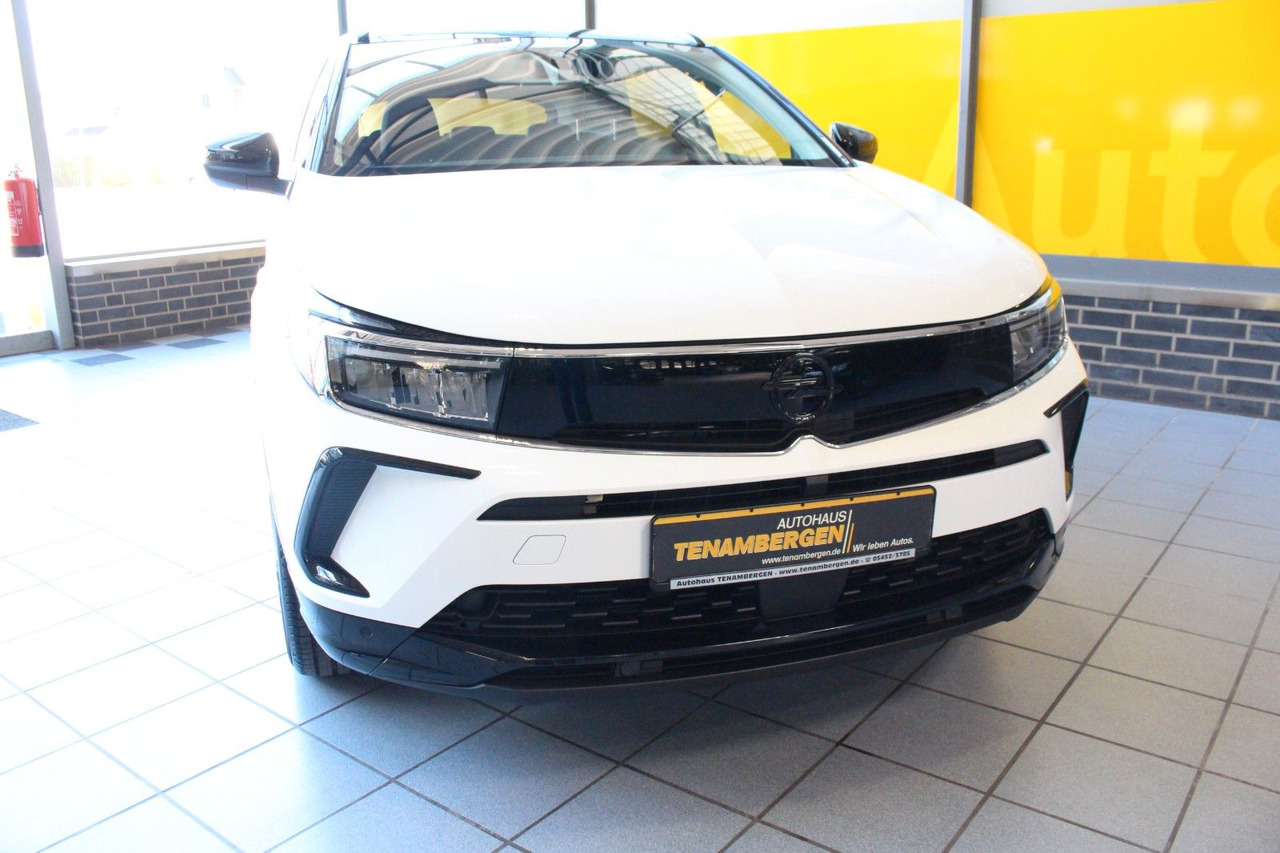 Opel Grandland (X) GS Line AT-8 Kamera AGR Navi LED - SUV: slika 2 Opel Grandland (X) GS Line AT-8 Kamera AGR Navi LED - SUV: slika 2
