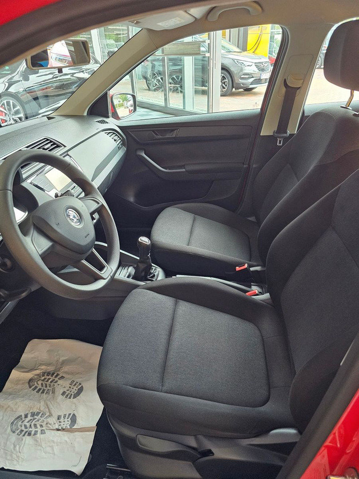 Skoda Fabia Cool Edition SHZ USB - Automobil: slika 4 Skoda Fabia Cool Edition SHZ USB - Automobil: slika 4