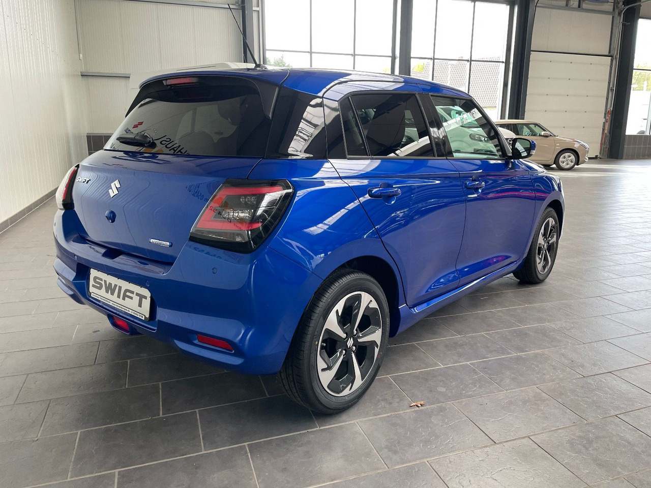 Suzuki Swift 1.2 DUALJET HYBRID Comfort+ - Automobil: slika 3 Suzuki Swift 1.2 DUALJET HYBRID Comfort+ - Automobil: slika 3