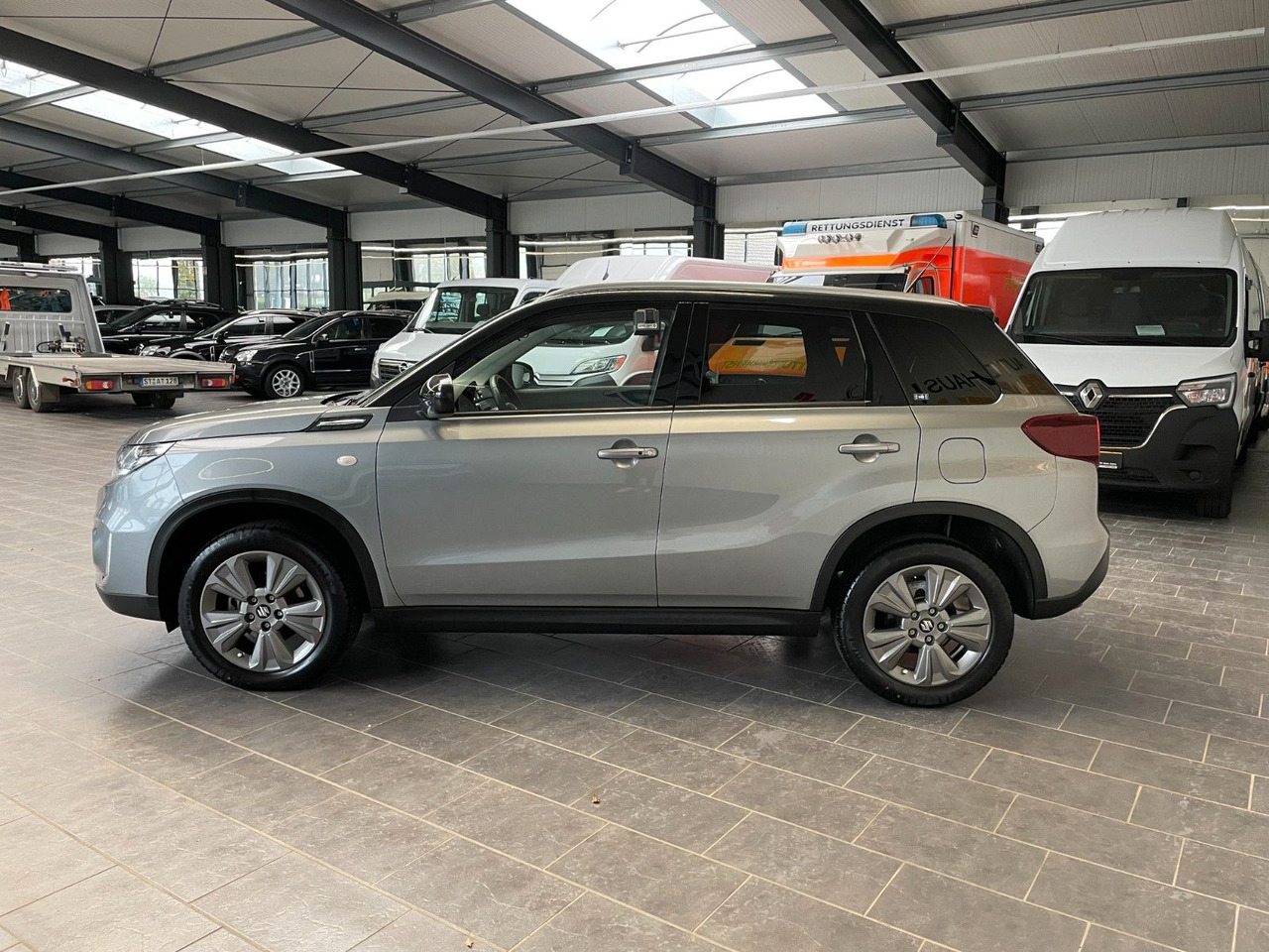 Suzuki Vitara 1.4 Mild-Hybrid Comfort 4x2 Kamera LED AC - Putnički kombi: slika 5 Suzuki Vitara 1.4 Mild-Hybrid Comfort 4x2 Kamera LED AC - Putnički kombi: slika 5