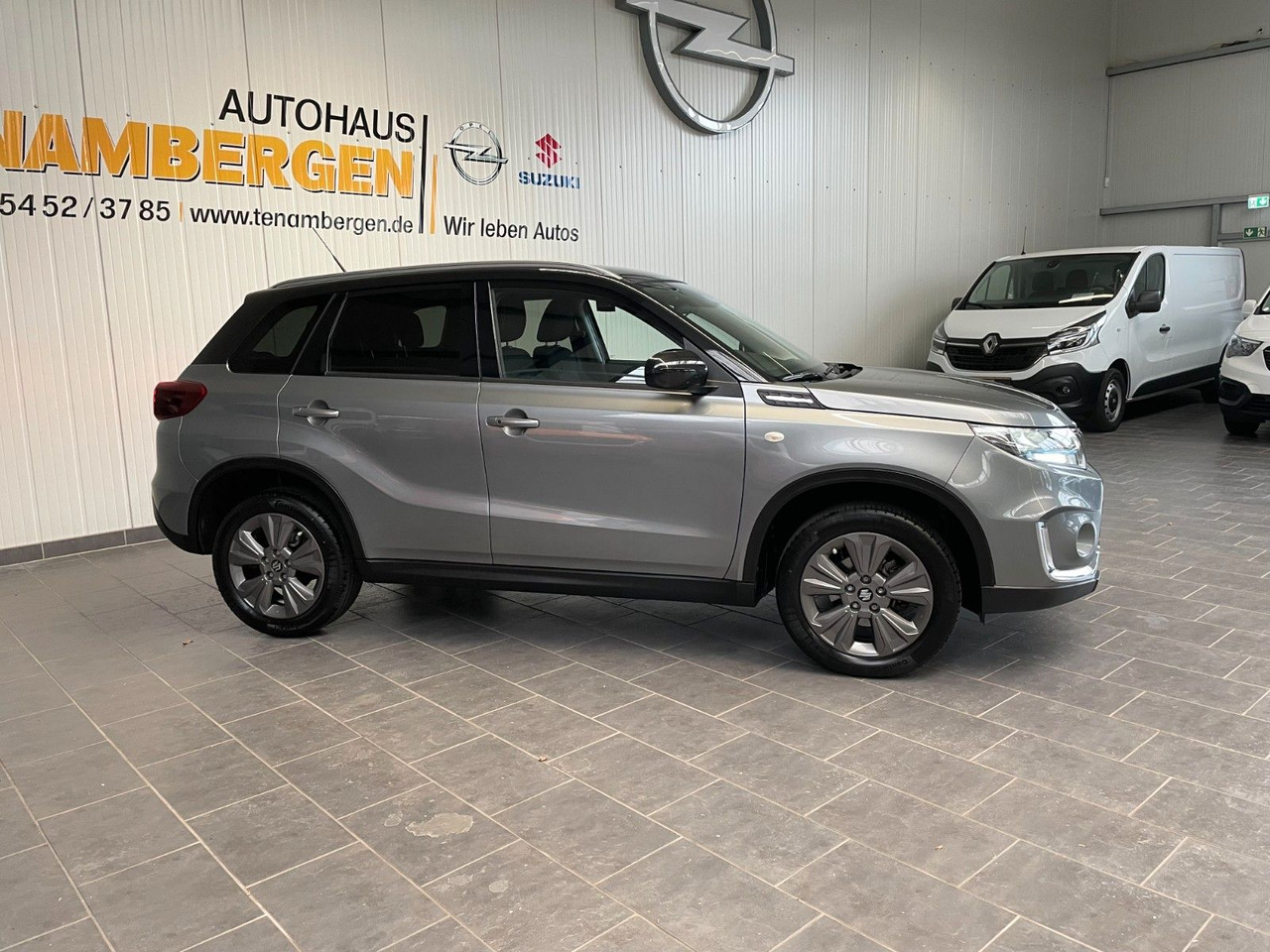 Suzuki Vitara 1.4 Mild-Hybrid Comfort 4x2 Kamera LED AC - Putnički kombi: slika 2 Suzuki Vitara 1.4 Mild-Hybrid Comfort 4x2 Kamera LED AC - Putnički kombi: slika 2