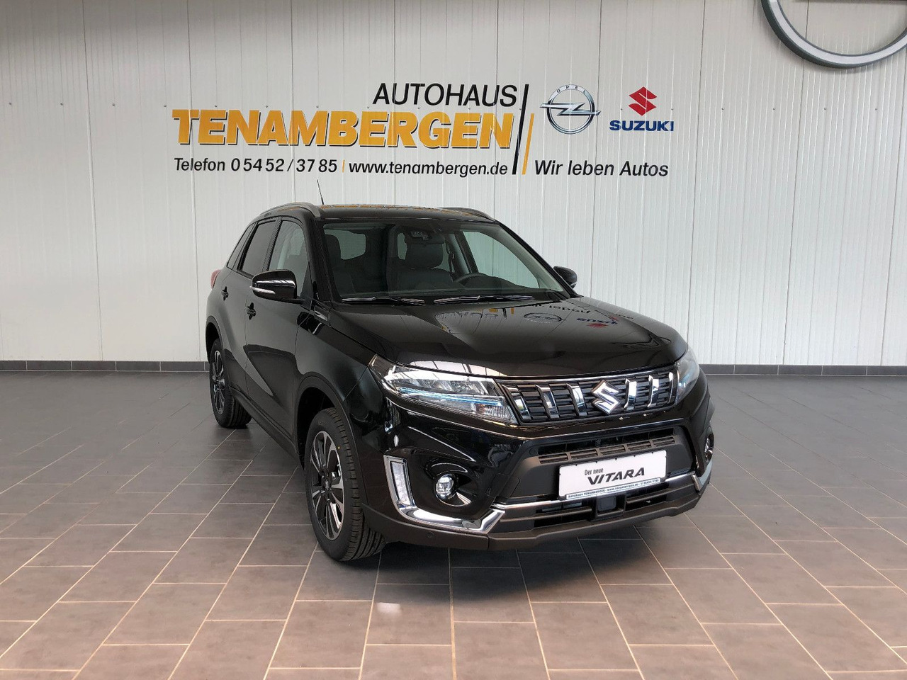 Suzuki Vitara 1.5 Hybrid Comfort+Automatik/ Panor.-Dach - SUV: slika 1 Suzuki Vitara 1.5 Hybrid Comfort+Automatik/ Panor.-Dach - SUV: slika 1