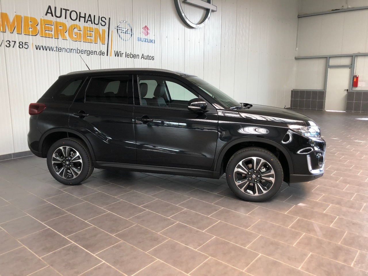 Suzuki Vitara 1.5 Hybrid Comfort+Automatik/ Panor.-Dach - SUV: slika 2 Suzuki Vitara 1.5 Hybrid Comfort+Automatik/ Panor.-Dach - SUV: slika 2