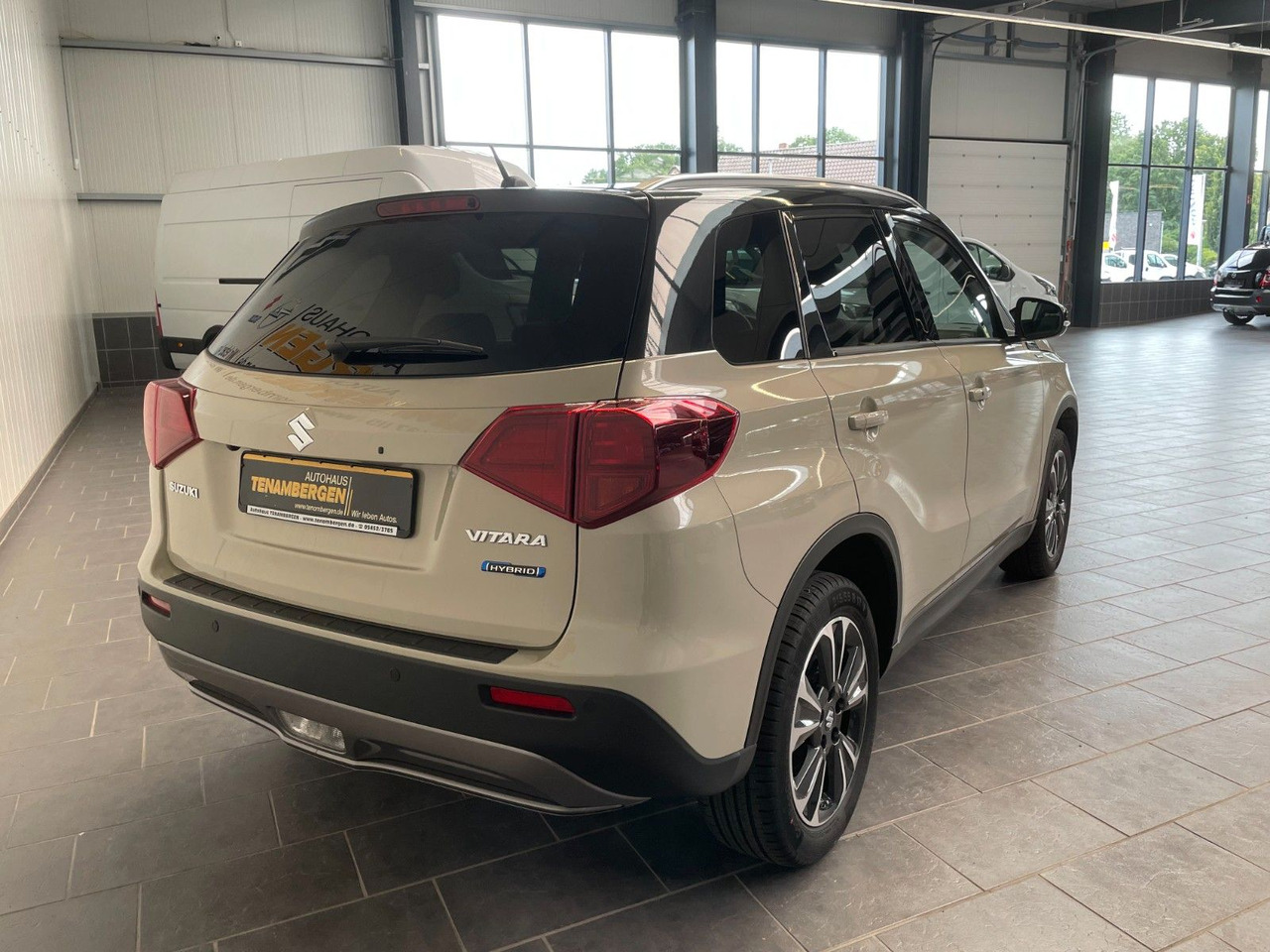 Suzuki Vitara 1.5 Mild-Hybrid Comfort+ 4x2 LED DAB+ ACC - SUV: slika 3 Suzuki Vitara 1.5 Mild-Hybrid Comfort+ 4x2 LED DAB+ ACC - SUV: slika 3