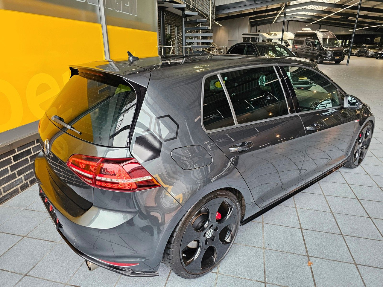 Volkswagen Golf VII Lim. GTI BMT SHZ BiXenon - Limuzina: slika 4 Volkswagen Golf VII Lim. GTI BMT SHZ BiXenon - Limuzina: slika 4