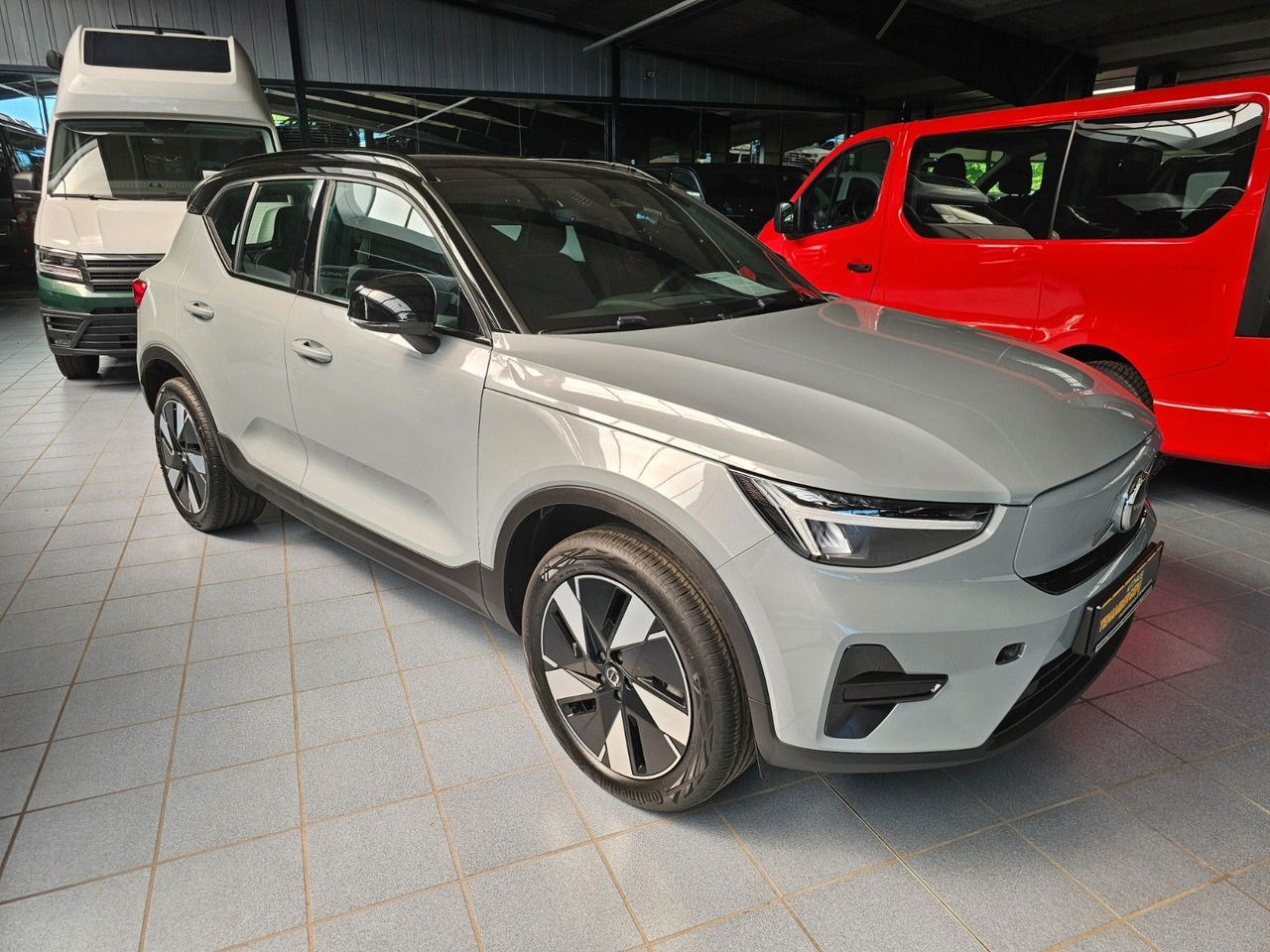Volvo XC 40 Plus Recharge Pure Electric 2WD - SUV: slika 4 Volvo XC 40 Plus Recharge Pure Electric 2WD - SUV: slika 4