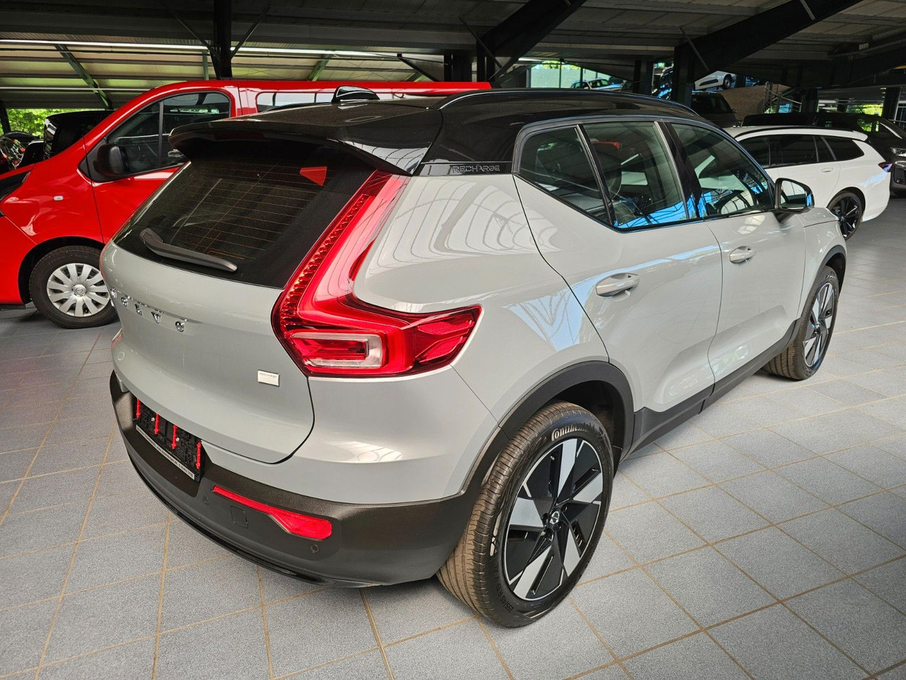Volvo XC 40 Plus Recharge Pure Electric 2WD - SUV: slika 3 Volvo XC 40 Plus Recharge Pure Electric 2WD - SUV: slika 3