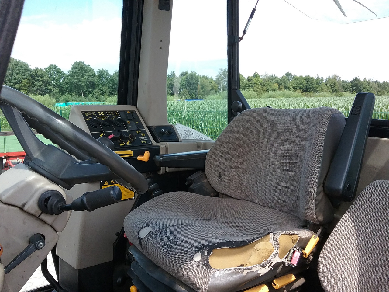 JCB Fastrac 2115 - Traktor: slika 4 JCB Fastrac 2115 - Traktor: slika 4