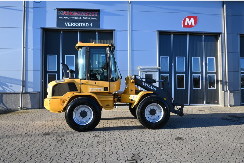 Volvo L30G - Utovarivač točkaš: slika 4 Volvo L30G - Utovarivač točkaš: slika 4