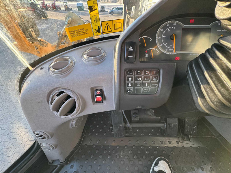 Utovarivač točkaš Volvo L90H Volvo L90H: slika 14 Utovarivač točkaš Volvo L90H Volvo L90H: slika 14