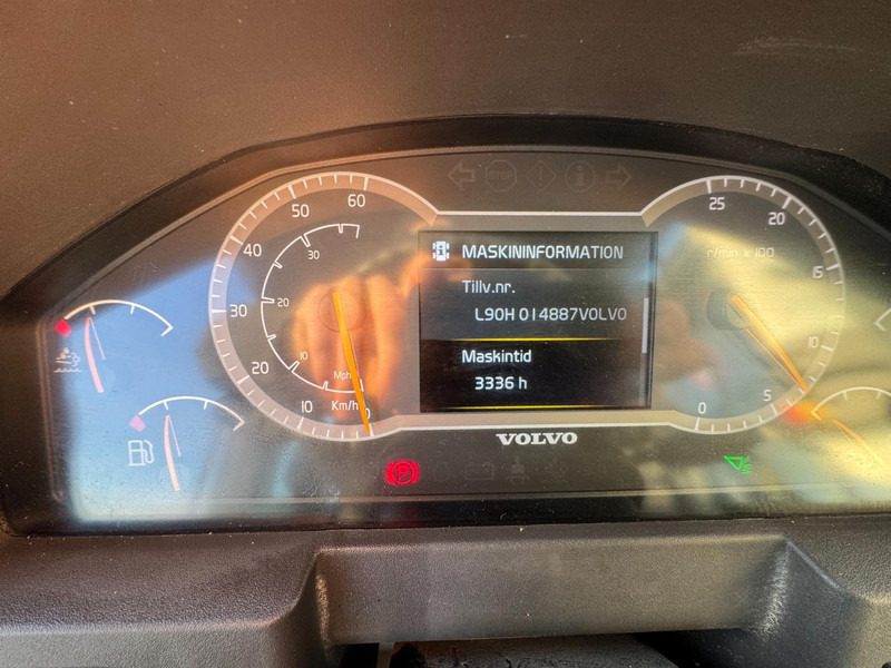 Utovarivač točkaš Volvo L90H Volvo L90H: slika 17 Utovarivač točkaš Volvo L90H Volvo L90H: slika 17