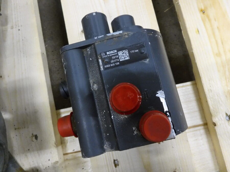 Bosch Actros MP4 - Upravljačka pumpa: slika 1 Bosch Actros MP4 - Upravljačka pumpa: slika 1