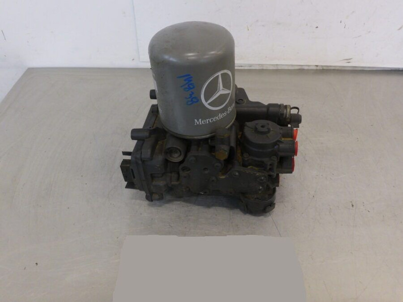 KNORR-BREMSE Actros MP4 - Upravljačka jedinica: slika 1 KNORR-BREMSE Actros MP4 - Upravljačka jedinica: slika 1