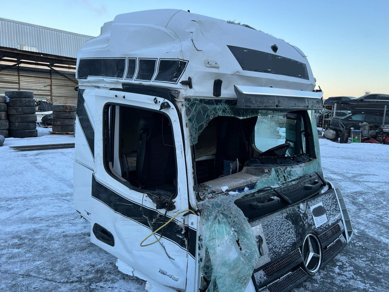 Mercedes-Benz Actros MP4 - Kabina i enterijer: slika 2 Mercedes-Benz Actros MP4 - Kabina i enterijer: slika 2