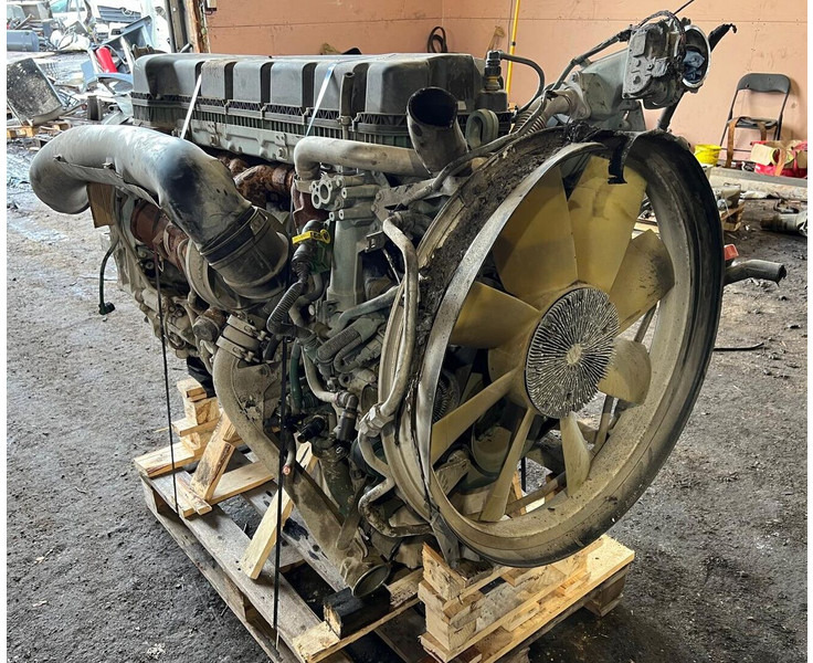 Volvo D11K450 K1 - Motor: slika 1 Volvo D11K450 K1 - Motor: slika 1