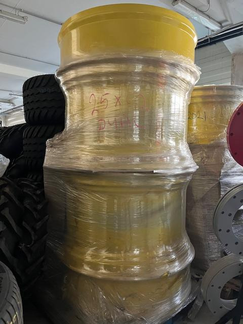 DW23x38 Dual-Trac Premium twin rim - Felna za Poljoprivredna mašina: slika 4 DW23x38 Dual-Trac Premium twin rim - Felna za Poljoprivredna mašina: slika 4