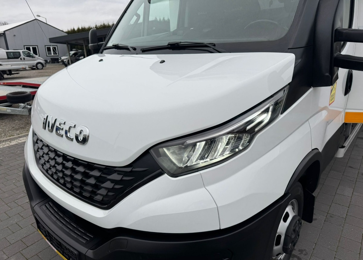 Dostavno vozilo sa ceradom Iveco 50C18 DMC 3500kg. 15 europalet Salonowy I właściciel Iveco 3.0180ps 350kg. Salonowe Serwisowane: slika 15 Dostavno vozilo sa ceradom Iveco 50C18 DMC 3500kg. 15 europalet Salonowy I właściciel Iveco 3.0180ps 350kg. Salonowe Serwisowane: slika 15