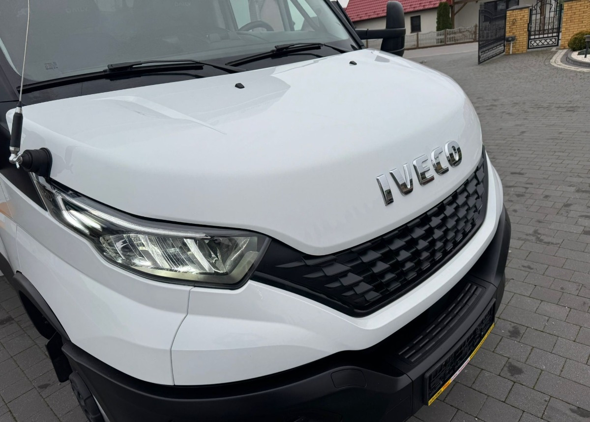 Dostavno vozilo sa ceradom Iveco 50C18 DMC 3500kg. 15 europalet Salonowy I właściciel Iveco 3.0180ps 350kg. Salonowe Serwisowane: slika 14 Dostavno vozilo sa ceradom Iveco 50C18 DMC 3500kg. 15 europalet Salonowy I właściciel Iveco 3.0180ps 350kg. Salonowe Serwisowane: slika 14