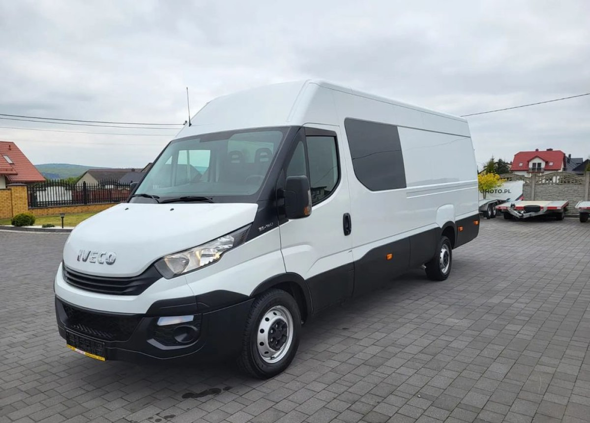 Iveco Daily Max 7 -osobowe - Dostavno vozilo sa duplom kabinom: slika 3 Iveco Daily Max 7 -osobowe - Dostavno vozilo sa duplom kabinom: slika 3