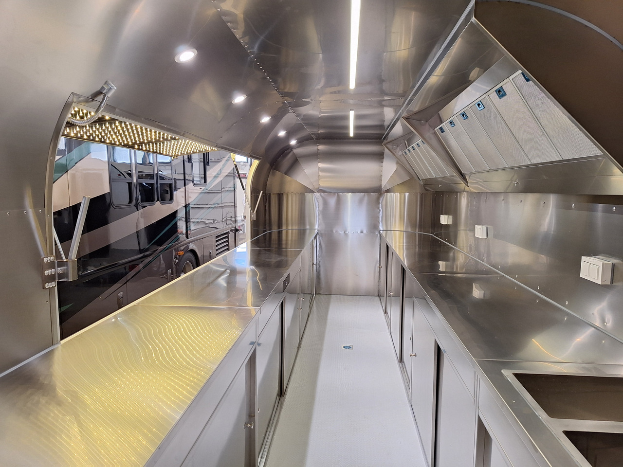 Deli Star Trailer American 5800 - EU standards - Prikolica za hrane: slika 3 Deli Star Trailer American 5800 - EU standards - Prikolica za hrane: slika 3