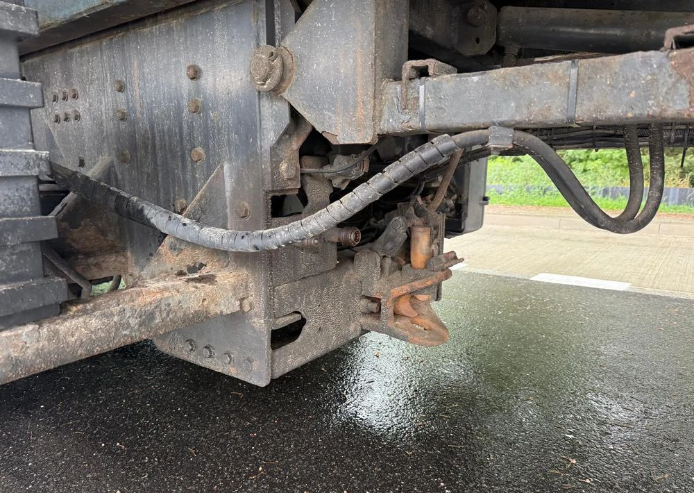 Scania R380 PD Autopomoc Specialny tacho na tarczki wciągarka - Šlep vozilo: slika 4 Scania R380 PD Autopomoc Specialny tacho na tarczki wciągarka - Šlep vozilo: slika 4