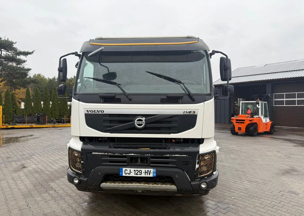 Volvo FMx 330 - Kamion sa golom šasijom i zatvorenom kabinom: slika 2 Volvo FMx 330 - Kamion sa golom šasijom i zatvorenom kabinom: slika 2