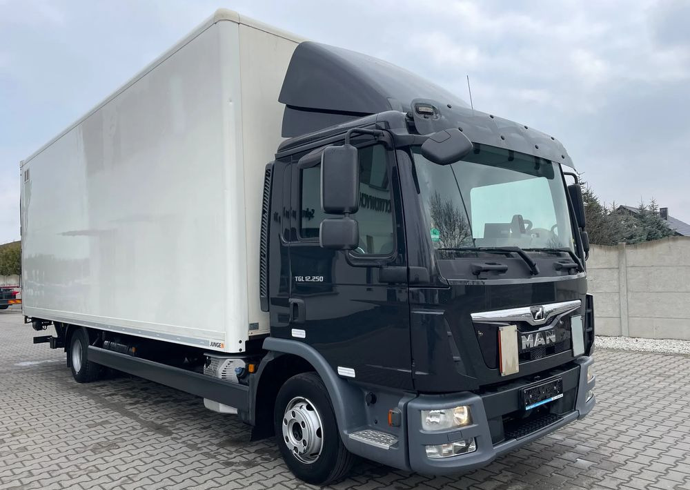 MAN TGL 12.250, KONTENER 7,3m ( 18 europalet ) - Kamion sa zatvorenim sandukom: slika 4 MAN TGL 12.250, KONTENER 7,3m ( 18 europalet ) - Kamion sa zatvorenim sandukom: slika 4