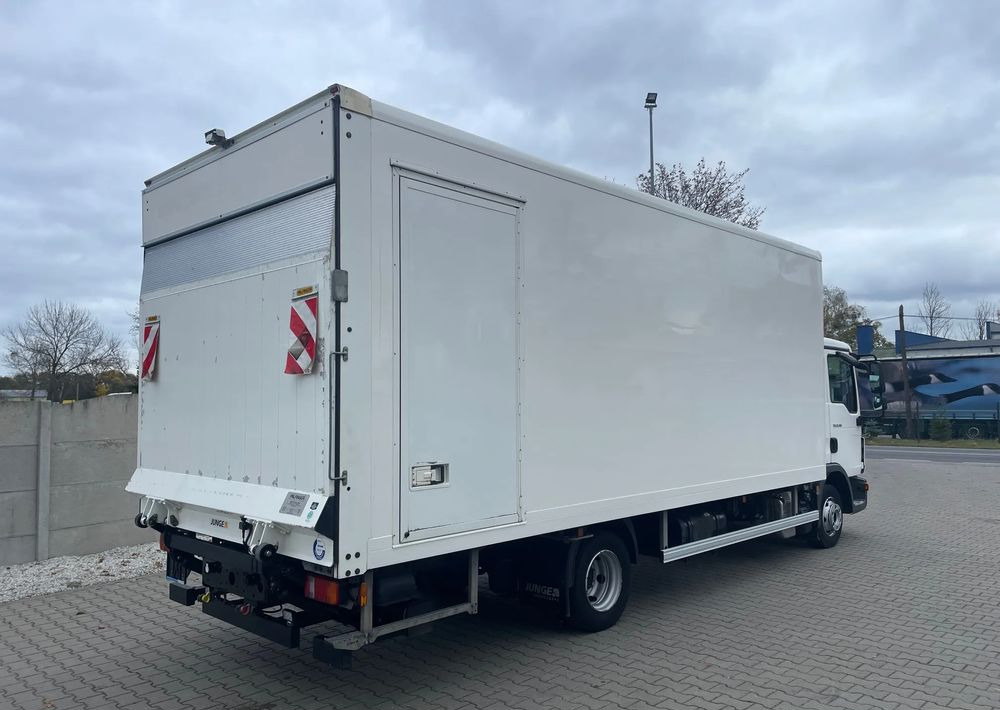 MAN TGL 8.190 KONTENER 16 PALET! - Kamion sa zatvorenim sandukom: slika 5 MAN TGL 8.190 KONTENER 16 PALET! - Kamion sa zatvorenim sandukom: slika 5