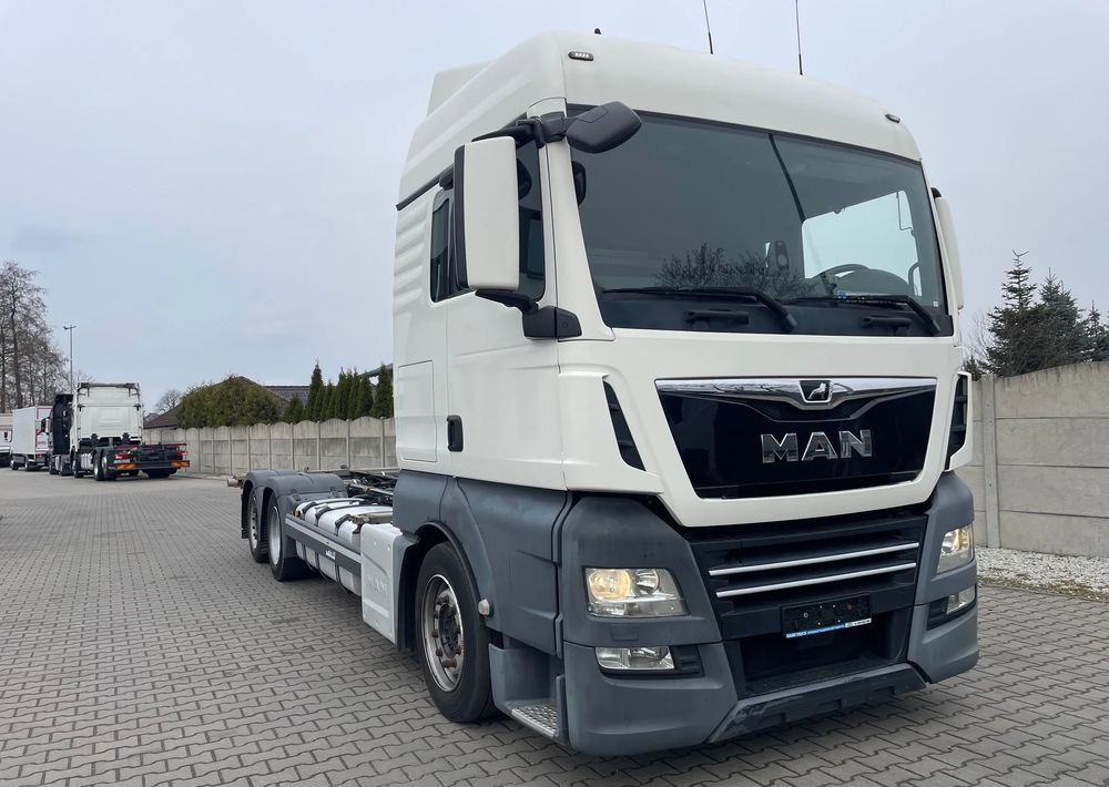 MAN TGX XLX 26.420 BDF, MULTI Wechsler - Kamion sa golom šasijom i zatvorenom kabinom: slika 2 MAN TGX XLX 26.420 BDF, MULTI Wechsler - Kamion sa golom šasijom i zatvorenom kabinom: slika 2