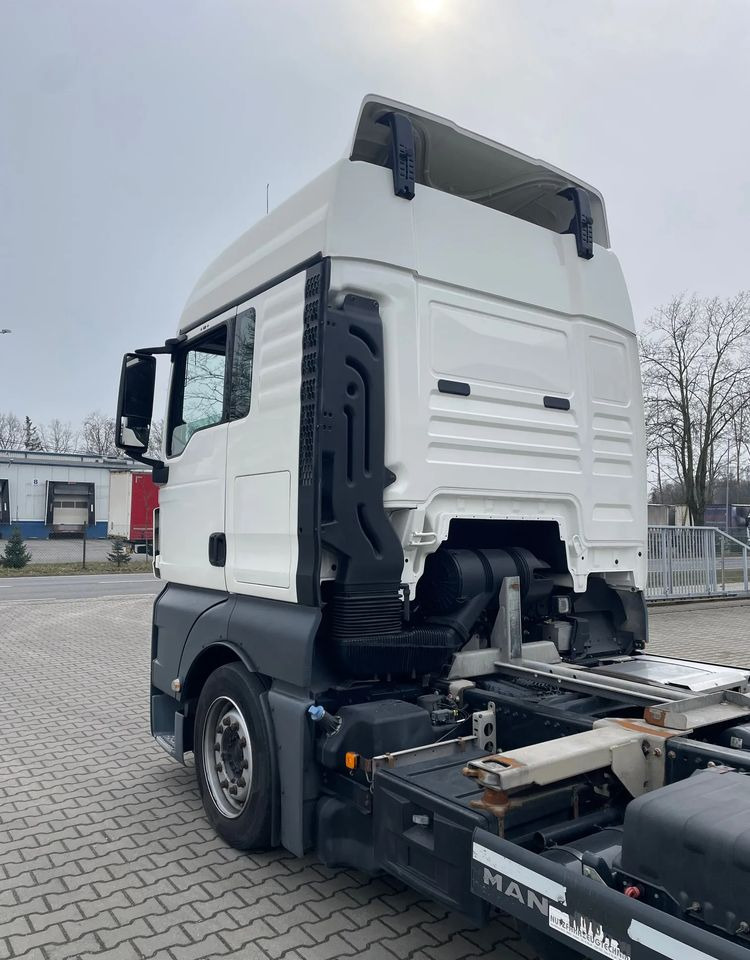 Kamion sa golom šasijom i zatvorenom kabinom MAN TGX XLX 26.420 BDF, MULTI Wechsler: slika 9