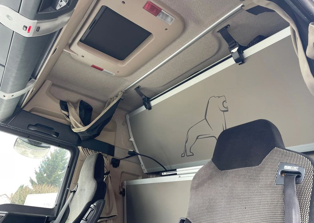 Kamion sa golom šasijom i zatvorenom kabinom MAN TGX XLX 26.420 BDF, MULTI Wechsler: slika 12