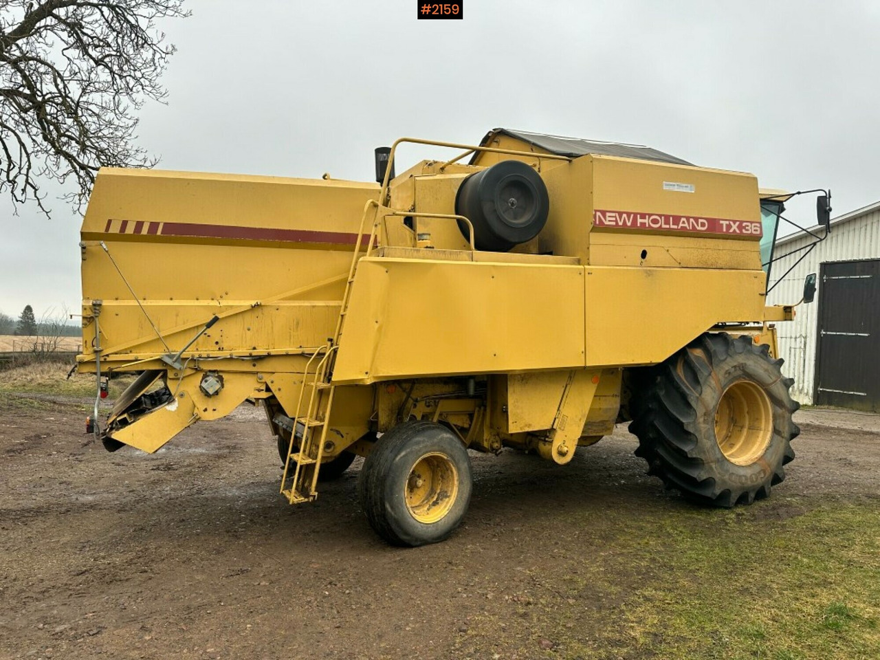 Combine harvester New Holland TX36 20 ft header with wagon (see video) - Kombinovani kombajn: slika 4 Combine harvester New Holland TX36 20 ft header with wagon (see video) - Kombinovani kombajn: slika 4